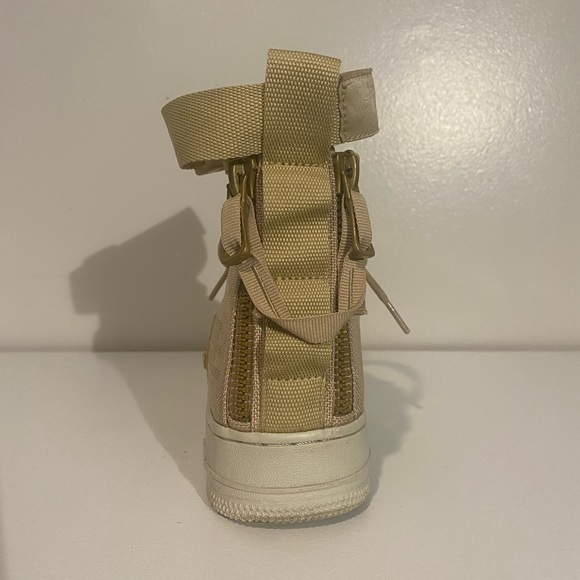 Nike Air High-Top Sneakers - Picture 3 of 4